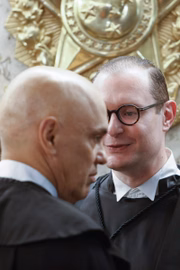 Ministros Alexandre de Moraes e Cristiano Zanin
