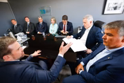 O governador Rodrigo Rollemberg (PSB) participou de uma reunião com a direção do Instituto Hospital de Base (IHB)