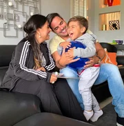 Eles são pais de Henry e Zaya