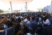 Público acompanhou sessão transmitida em telão do lado de fora da CLDF