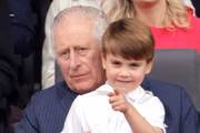 Charles com o netinho Louis na comemoração do Jubileu de Platina da rainha, em junho de 2022