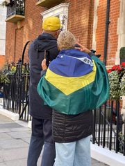 Brasileiros que moram em Londres receberam o presidente