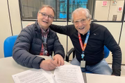 Carlos Alberto de Nóbrega renova contrato com SBT