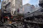 Israel intensifica as operações militares em Gaza depois que uma trégua sustentada entre o Hamas e Israel não durou mais de uma semana, apesar das negociações diplomáticas e da libertação de prisioneiros