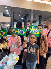 Os 32 passaram pela imigração e seguem para a aeronave que está na capital do Egito, para resgate dos repatriados oriundos da Faixa de Gaza