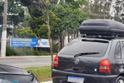 Faixa de propaganda irregular na Av. Miguel Yunes 