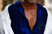 O trabalho incansável coloca os coveiros, também, entre os que agem na linha de frente da Covid-19