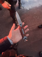 Policiais apreenderam arma branca usada no crime