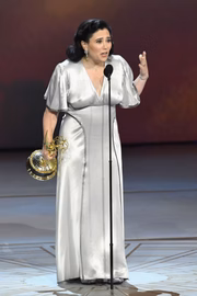 Alex Borstein ganhou como melhor atriz coadjuvante em comédia