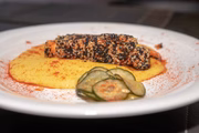 Salmão em crosta de gergelim