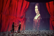 Visitantes passeiam pela exposição "Os mundos de Da Vinci", no Morumbi Shopping