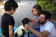 Além de ser vira-latinha, a cachorrinha já tem uma idade avançada, o que tornou a adoção ainda mais especial