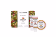 Kit Granado Revitalizante Calêndula, com sabonete líquido, creme para as mãos e manteiga corporal - R$ 48,90. <a href="https://www.beautybox.com.br/kit-granado-trio-revitalizante-calendula-3-produtos/" target="_blank" rel="noopener noreferrer">Compre aqui</a>