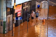 Várias ruas estão intransitáveis em Porto Alegre 