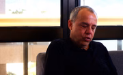 O ex-governador Sergio Cabral chora durante entrevista concedida em seu apartamento, no Rio de Janeiro