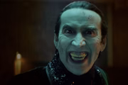 Nicolas Cage (Drácula) tem atuação exuberante no longa-metragem