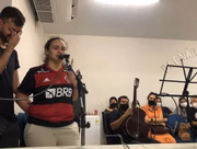 Luiza em enterro de Maurílio