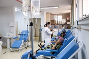 Sala para tratamento de quimioterapia da unidade de saúde