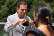 Após cogitar desistência de candidatura, ele voltou atrás e renunciou ao governo para focar na pré-campanha