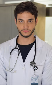 Bruno Guedes é Edison GusmãoEstudante do terceiro ano de Medicina. Rapaz ambicioso, morava na Baixada Fluminense e, assim que passou para a Universidade Alencar, foi morar na República. Se envolverá com o mundo do crime Bruno Guedes é Edison GusmãoEstudante do terceiro ano de Medicina. Rapaz ambicioso, morava na Baixada Fluminense e, assim que passou para a Universidade Alencar, foi morar na República. Se envolverá com o mundo do crime