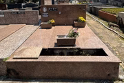 Túmulo de Alzira Branco Jacinto, no Cemitério de Santo Amaro