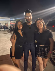 Gusttavo Lima tirou fotos com fãs em Atlanta