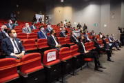 Visita de governadores à União Química foi para articular compra da vacina russa Sputnik V