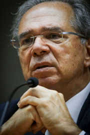 Segundo Guedes, Brasil está fora do caminho da Venezuela