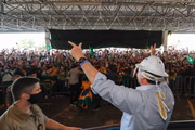O presidente provocou aglomerações e incentivou o fim do isolamento em plena pandemia 