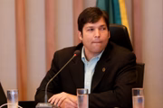 O deputado distrital Robério Negreiros (PSD) foi acusado por delatores de ter recebido R$ 50 mil da empreiteira para a campanha de 2014. O MP solicitou o arquivamento do caso no TRF-1.