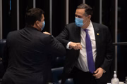 Promulgação da PEC que adiou as eleições para novembro, no Congresso