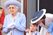 Membros da realeza britânica na varanda principal do Palácio de Buckingham