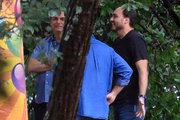 Presidente Jair Bolsonaro e o filho Carlos Bolsonaro participam de uma festa infantil no clube Naval em Brasília durante a crise de oxigênio em Manaus. Cerca de 40 pessoas participam do evento, e muitos dos presentes não utilizam máscara de proteção. Local: Setor de Clubes Sul