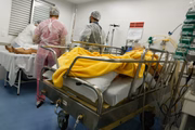 Na fase mais crítica da Covid, em Goiás, pacientes em estado grave chegaram a ser intubados nas enfermarias