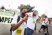 Manifestantes se reúnem em frente ao Museu Nacional para manifestação contra o presidente Jair Bolsonaro