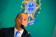 Ministro do Trabalho e Previdência, Onyx Lorenzoni (União Brasil), vai disputar o governo do Rio Grande do Sul. Ele comandou vários ministérios na atual gestão