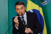 Bolsonaro diz que pandemia do novo coronavírus está acabando