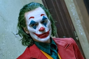 Joaquin Phoenix como Coringa