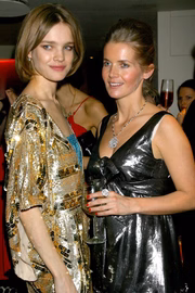 A modelo Natalia Vodianova e Alexandra Tolstoy em 2008