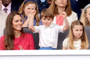 Kate Middleton com o príncipe Louis e a princesa Charlotte