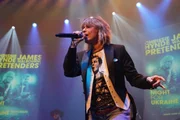 Atualmente, Hynde vive em Londres, onde pinta paisagens e escreve