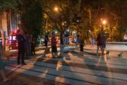 Moradores se reuniram para cantar parabéns 