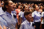 Escolas cívico-militares são criticadas por especialistas