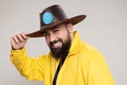 Bruno Tálamo é repórter, tem 33 anos e nasceu em São Paulo. Ele foi o primeiro eliminado do programa.