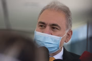 Ministro da Saúde, Marcelo Queiroga, discursa antes da coletiva de imprensa sobre o anúncio da medida de cooperação humanitária internacional