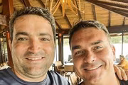 O advogado Willer Tomaz e Flávio Bolsonaro