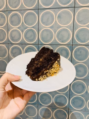 Torta de brigadeiro com avelã, da confeitaria Fuê
