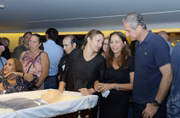 Rosso ao lado de Liliane e Jaqueline, filhas de Roriz