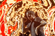 O vocalista Anthony Kiedis foi ovacionado pela multidão que lotou o Mané Garrincha para receber a turnê do Red Hot Chili Peppers