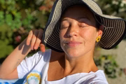 5. Antes de encerrar a conta no Twitter, Piovani comentou sobre o corpo da atriz Carolina Dieckmann que atuava na novela Fina Estampa. Segundo ela, uma personagem "gostosa" precisava ter peito, coisa que Dieckmann, na opinião dela, não tinha